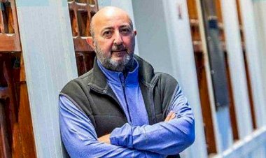 İsmet Berkan Bu derin sessizlikte hepimiz boğulur gibiyiz…