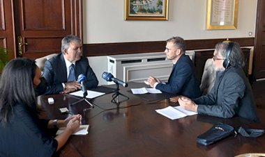 Abdullah Gül, Alman Radyosu'na konuştu: Türkiye çok güçlü bir ülke olacaktı bunu yapamadık