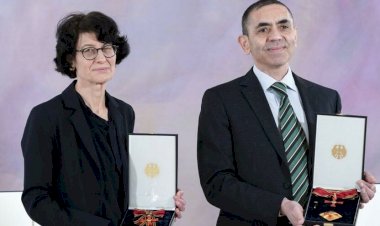 Uğur Şahin ve Özlem Türeci’ye İspanya’dan büyük onur