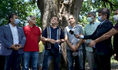 İMAMOĞLU, “KORU NÖBETİNDEKİ” GÖNÜLLÜLERLE BULUŞTU: “İBB’NİN ONAYI OLMADAN HİÇBİR İMALATA GİRİLEMEZ”
