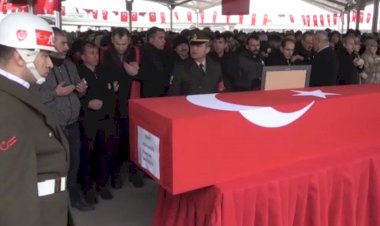 Bu şehit babasına verdiğiniz okul sözünü tutun