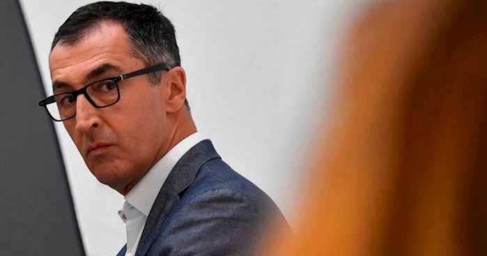Cem Özdemir'den Türk aktivistlere ve Rusya'ya karalama kampanyası suçlaması