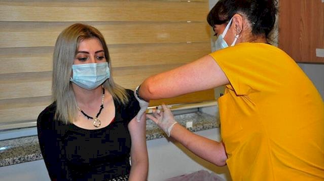 Ve tarih açıklandı: Aşı için 20 yaş başlıyor