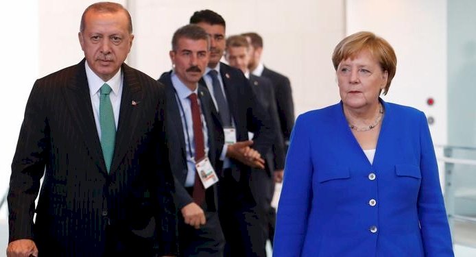 Erdoğan ve Merkel Brüksel'de bir araya geldi