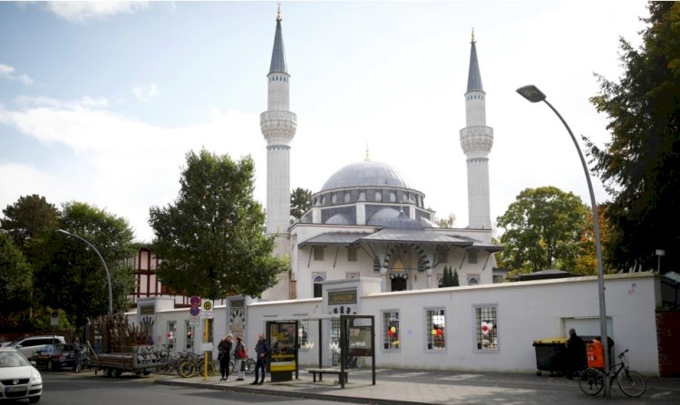 Almanya'da Almanca İmam Eğitimi Verecek "İslam Koleji" Açıldı