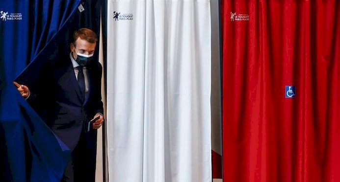 Fransa'da sandık sonuçları Macron'u da Le Pen'i de memnun etmedi