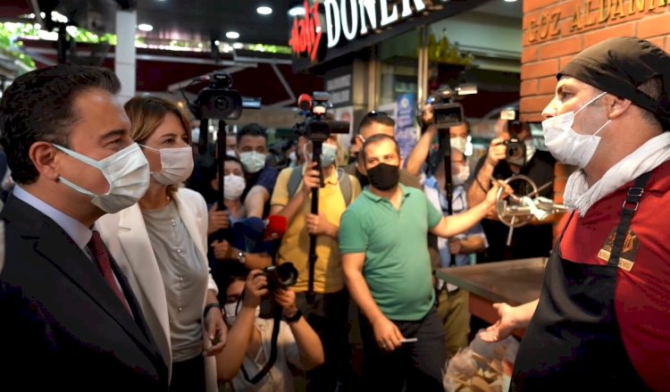 ALİ BABACAN İZMİR’DE VATANDAŞLA BULUŞTU