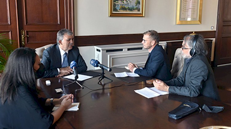 Abdullah Gül, Alman Radyosu'na konuştu: Türkiye çok güçlü bir ülke olacaktı bunu yapamadık