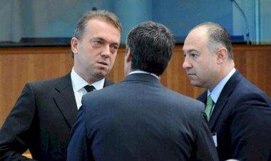 Uzan'dan, TMSF'nin el koyduğu şirketlerini alanlara yaklaşık 69 milyar euroluk tazminat davası
