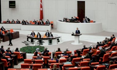AKP yeni torba yasa teklifini TBMM’ye sundu: Çek ve izinsiz tütün ticareti cezalarına düzenleme