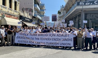 Yunanistan'daki Türkler ayakta