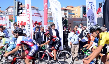 Şehitler anısına 60 km pedal çevirdiler