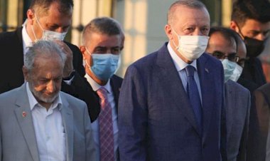 Oğuzhan Asiltürk’ün, KKTC ziyaretinde Erdoğan'a eşlik etmesi kulislere nasıl yansıdı?
