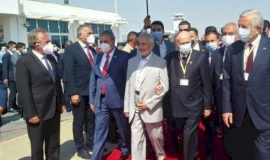 Taha Akyol Devletin Kıbrıs gezisinde Oğuzhan Asiltürk