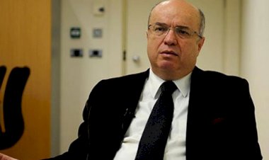 Fehmi Koru'dan dikkat çeken analiz: İktidar cephesi ya herkesi aldatıyor ya da...