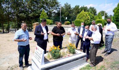 Kahramankazanlı şehitler mezarları başında dualarla anıldı