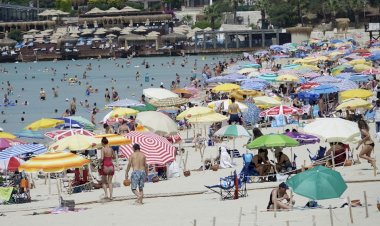 Çeşme’ye akın devam ediyor