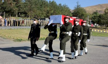 Şehit Piyade Uzman Çavuş Halil Çelebi için Hakkari'de tören düzenlendi