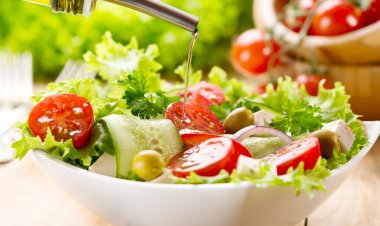 SALATADAKİ GİZLİ TEHLİKELERE KARŞI 9 ÖNEMLİ UYARI!