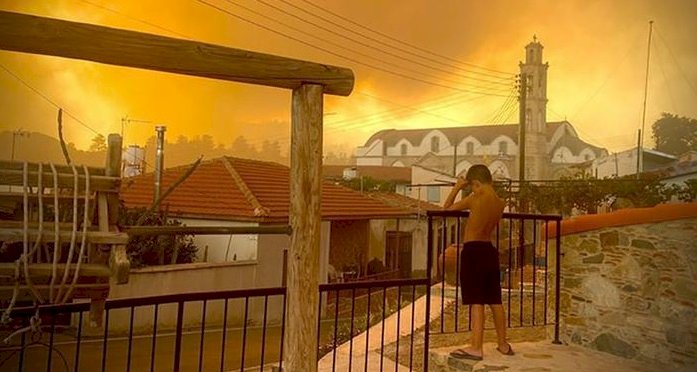 Kıbrıs'ta ölümcül orman yangını
