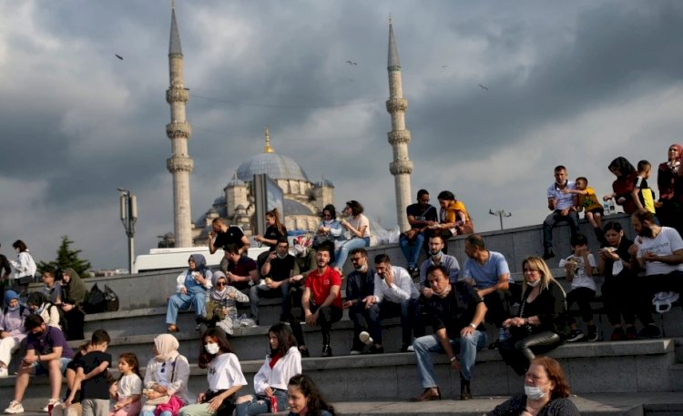 İstanbul’da Normalleşmenin Buruk Mutluluğu 