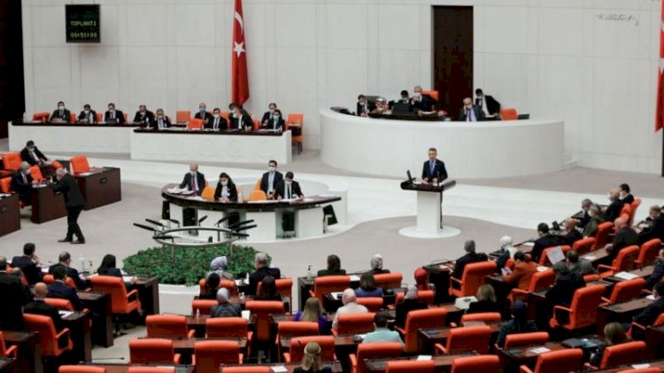 AKP yeni torba yasa teklifini TBMM’ye sundu: Çek ve izinsiz tütün ticareti cezalarına düzenleme