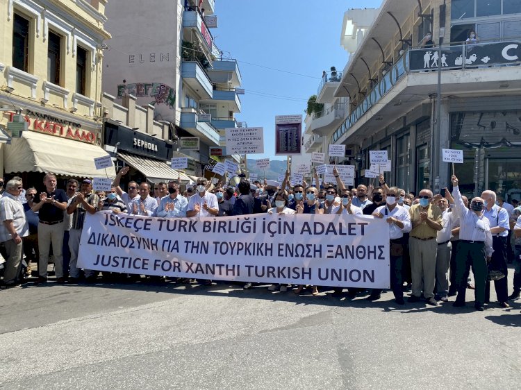 Yunanistan'daki Türkler ayakta