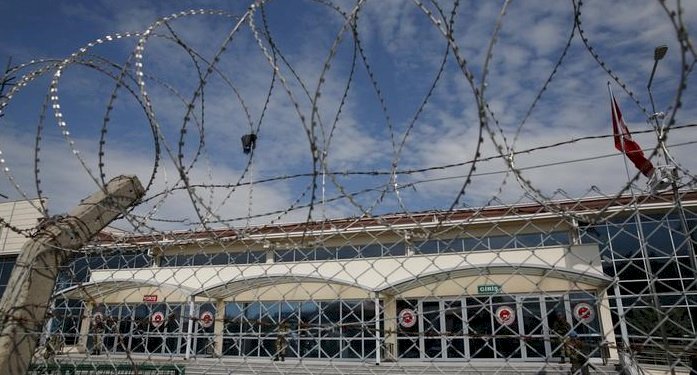 AYM'den siyasi mahkûmlara kötü haber