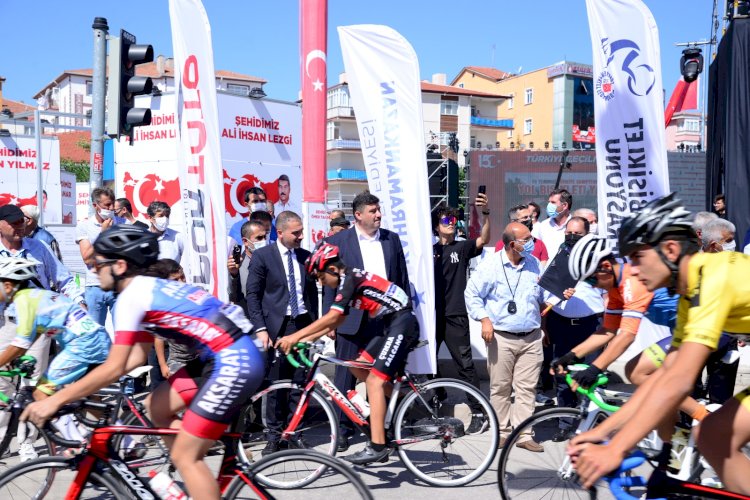 Şehitler anısına 60 km pedal çevirdiler