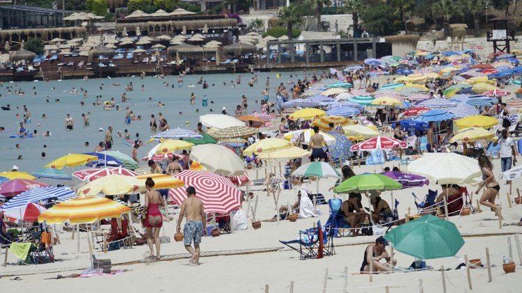 Tatilciler akın akın Çeşme’ye gidiyor: Çeşme bayramda milyonları ağırlayacak!