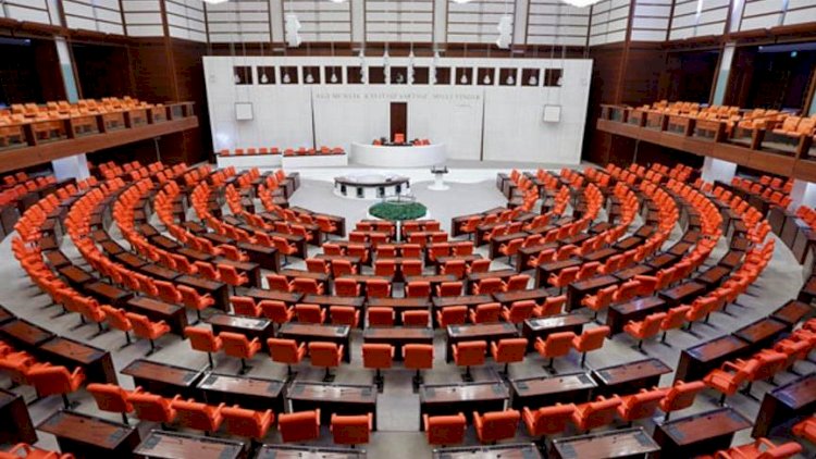 Siyasi partiler erken seçim çalışmalarının startını verdi: Parola 81 il