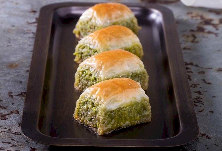 Bayram Alışverişinde Baklavanın  Fiyatına Değil Kokusuna Bakın 