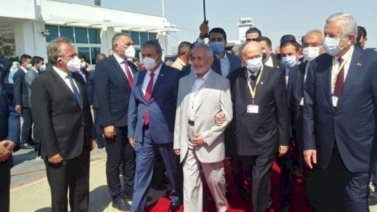 Taha Akyol Devletin Kıbrıs gezisinde Oğuzhan Asiltürk