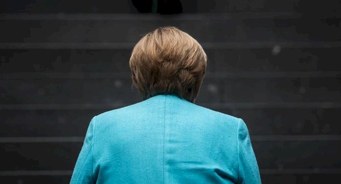 Merkel gazetecilere veda etti
