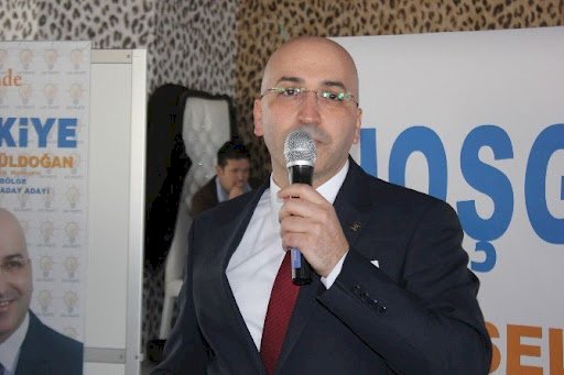 AK Parti Bornova İlçe Başkanı Veysel Güldoğan, yönetim kurulu listesini oluşturdu.