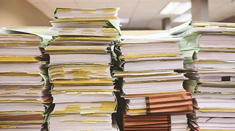 FETÖ'cü, muhalif ya da çıkarcı: Bürokrasi işleri yokuşa sürüyor