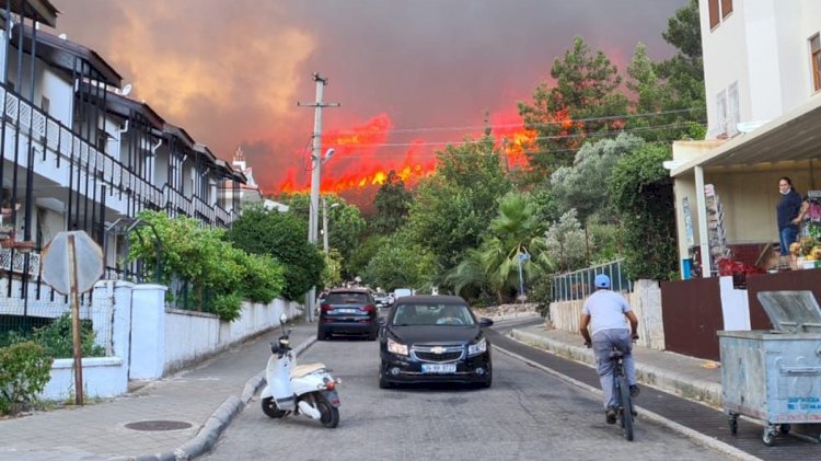 Alevler şimdi de Marmaris'i sardı
