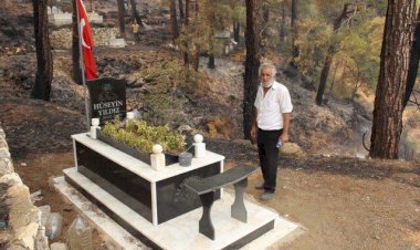 Manavgat'ta Şehit Mezarında Şok Görüntü