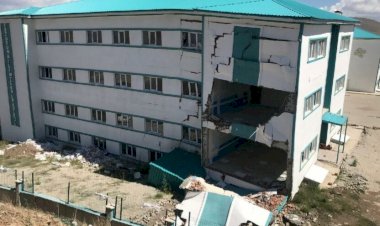 Milyonlarca liraya kurulan okul ve fabrikalar harabeye döndü