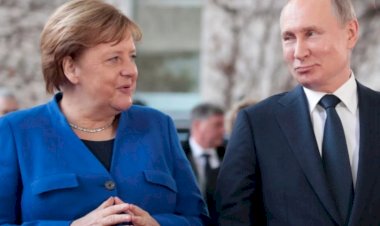 Merkel Moskova'ya Gidiyor