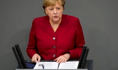 Merkel: Taliban'la görüşülmeli