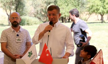 Davutoğlu: Seçimlerde büyük sürpriz olacak