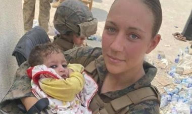 Çocuklar için gönüllü olmuştu: Son fotoğrafı Afgan bebekle
