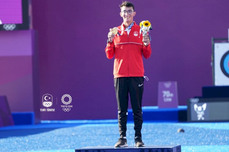 Olimpik Anneler projesinin sporcularından Mete Gazoz Altın Madalya kazandı 
