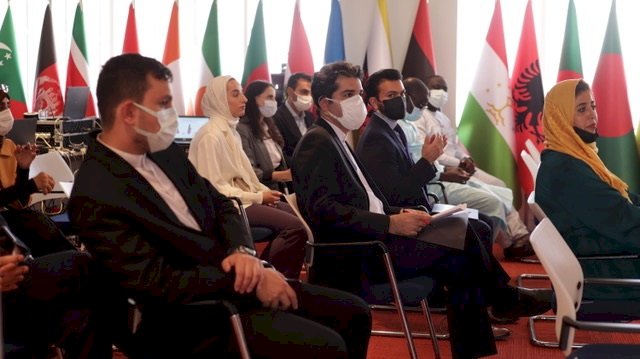 İSLAMOFOBİ’NİN GENÇLİĞE ETKİSİ TARTIŞILDI