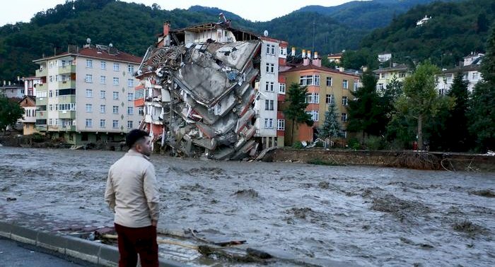 Kastamonu, Sinop ve Bartın'da can kaybı 41'e yükseldi