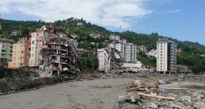Sel felaketinde can kaybı 58'e yükseldi