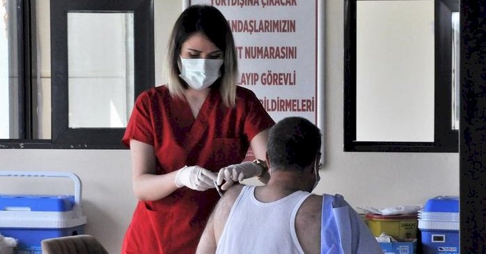 Aşılama politikasına "tutarsızlık" eleştirisi