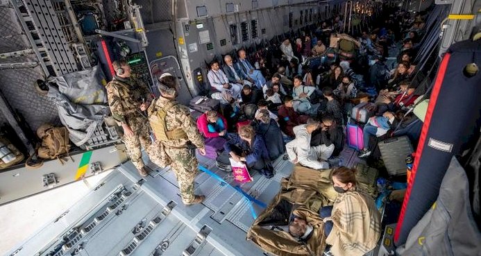 Alman hükümetine Afganistan konusunda sert eleştiriler