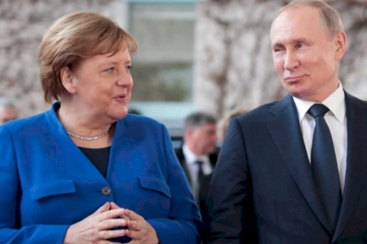 Merkel Moskova'ya Gidiyor